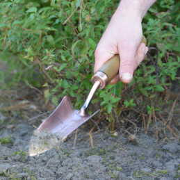 Rézzel bevont kézi ásó mélység jelölővel, kőrisfa nyéllel, 33 cm