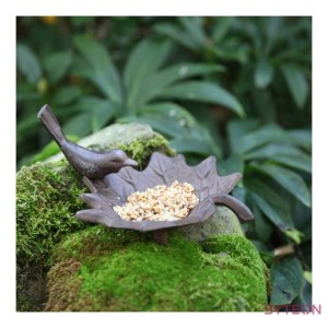 Öntöttvas levél alakú madáretető tál