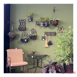 Öntöttvas akasztó, 2 fogassal, 17 x 17 cm