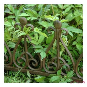 Leszúrható öntöttvas ágyásszegély, 39 x 30 cm