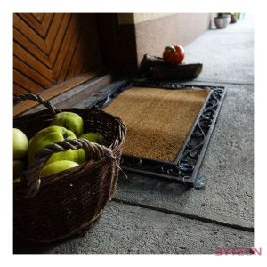 Öntöttvas lábtörlő kókuszrost betéttel, 75 x 55 cm