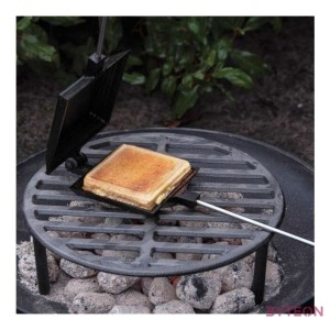 Öntöttvas melegszendvics sütő, fa nyéllel, 77,5 cm
