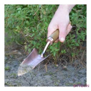 Rézzel bevont kézi ásó mélység jelölővel, kőrisfa nyéllel, 33 cm