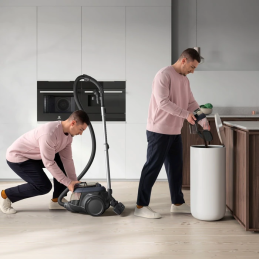 Electrolux Clean 600 EL61C3DB Porzsák Nélküli porszívó