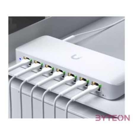 Ubiquiti UniFi USW-Ultra 8xGbE LAN port 7x PoE (52W) L2 menedzselhető switch